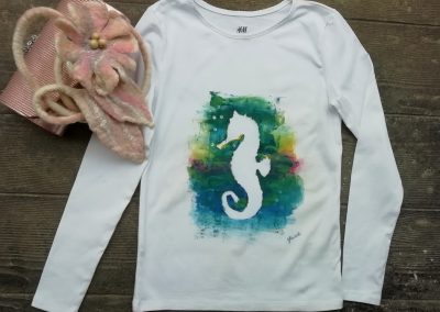 egyedi festett női póló születésnapra, ajándékba