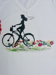 egyedi festett női póló születésnapra, ajándékba